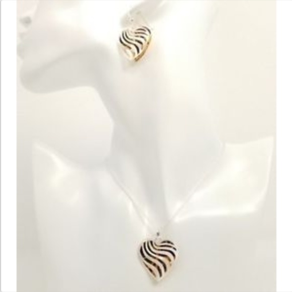 Sterling silver heart earring & necklace set